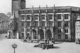 Komunisté nám nesebrali jen svobodu, ale i nejkrásnější nádraží, největší synagogu i starou radnici - Médium.cz